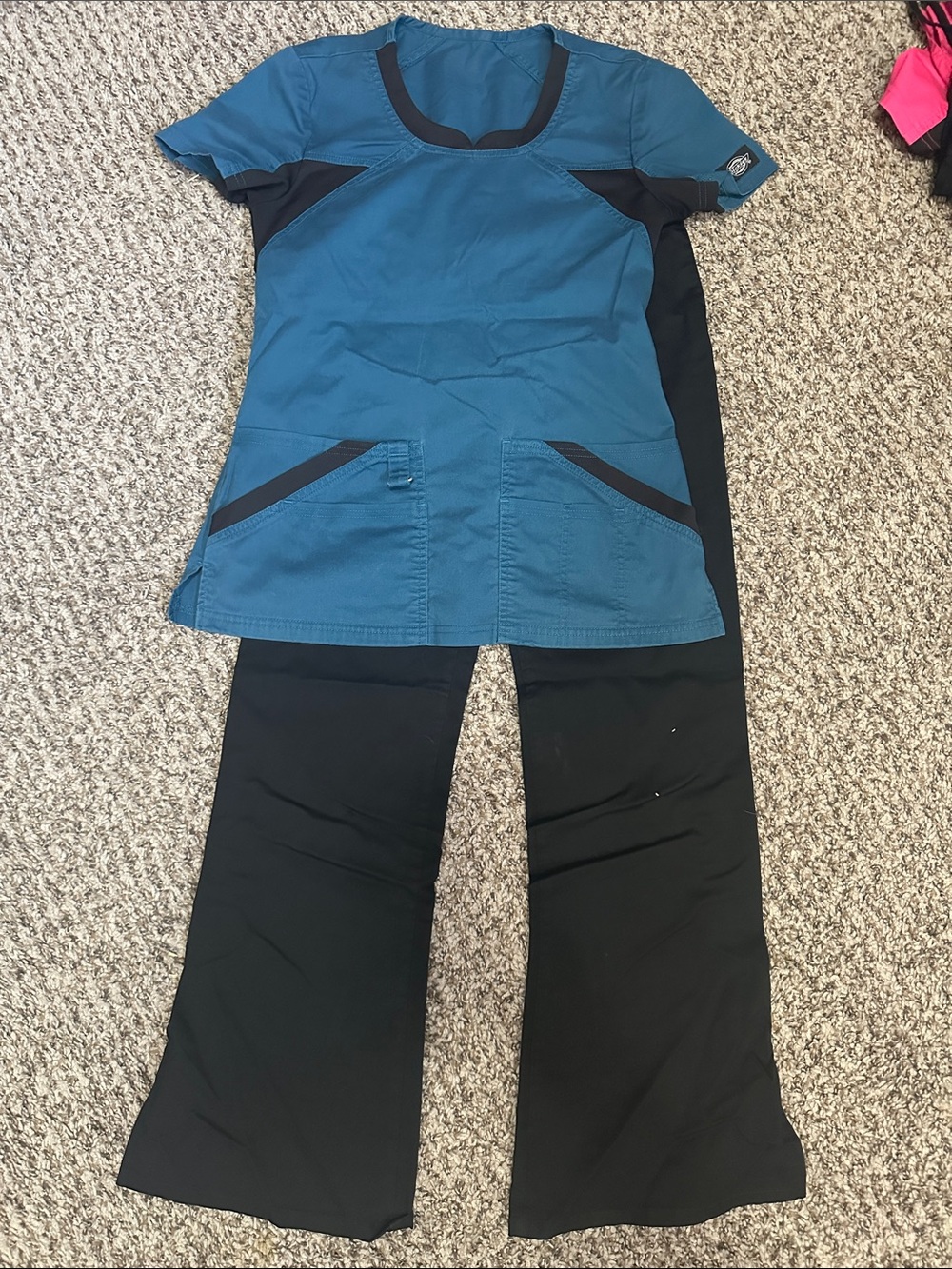 Women's Teal & Black Scrub Set - Top and Pants